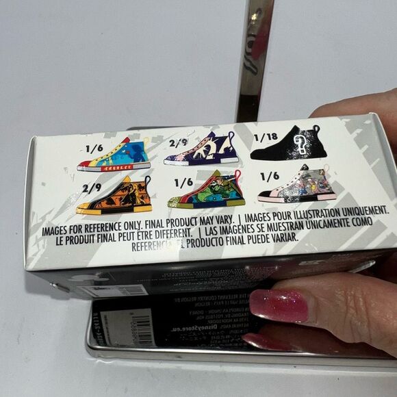 Disney Lacers The Three Little Pigs Shoe Vinyl Collectible Artist Series 2 D23 - Picture 7 of 9